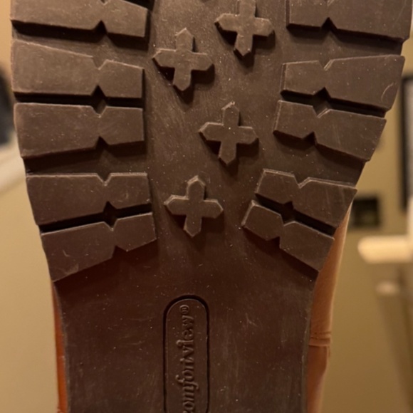 Never worn Comfortview “Charleston” Wide-Calf Riding Boots (Cognac) – Size 9M - Picture 7 of 8